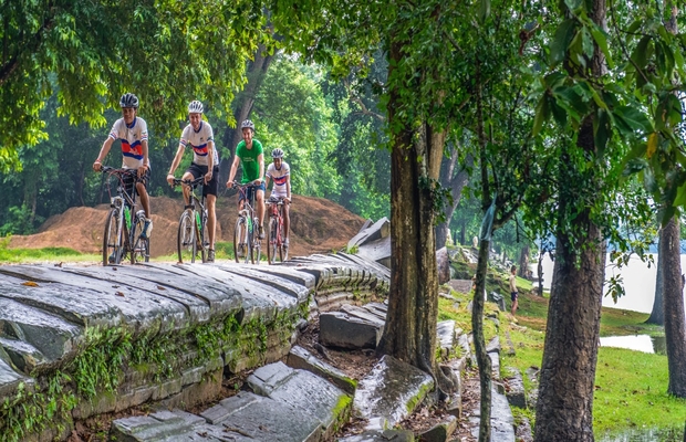 Explore Angkor Wat by Cycling